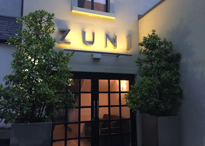 Zuni Restaurant & BoutiqueBoutique Hotel